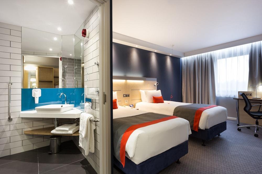Express London - Junction By Ihg Hotel 3*