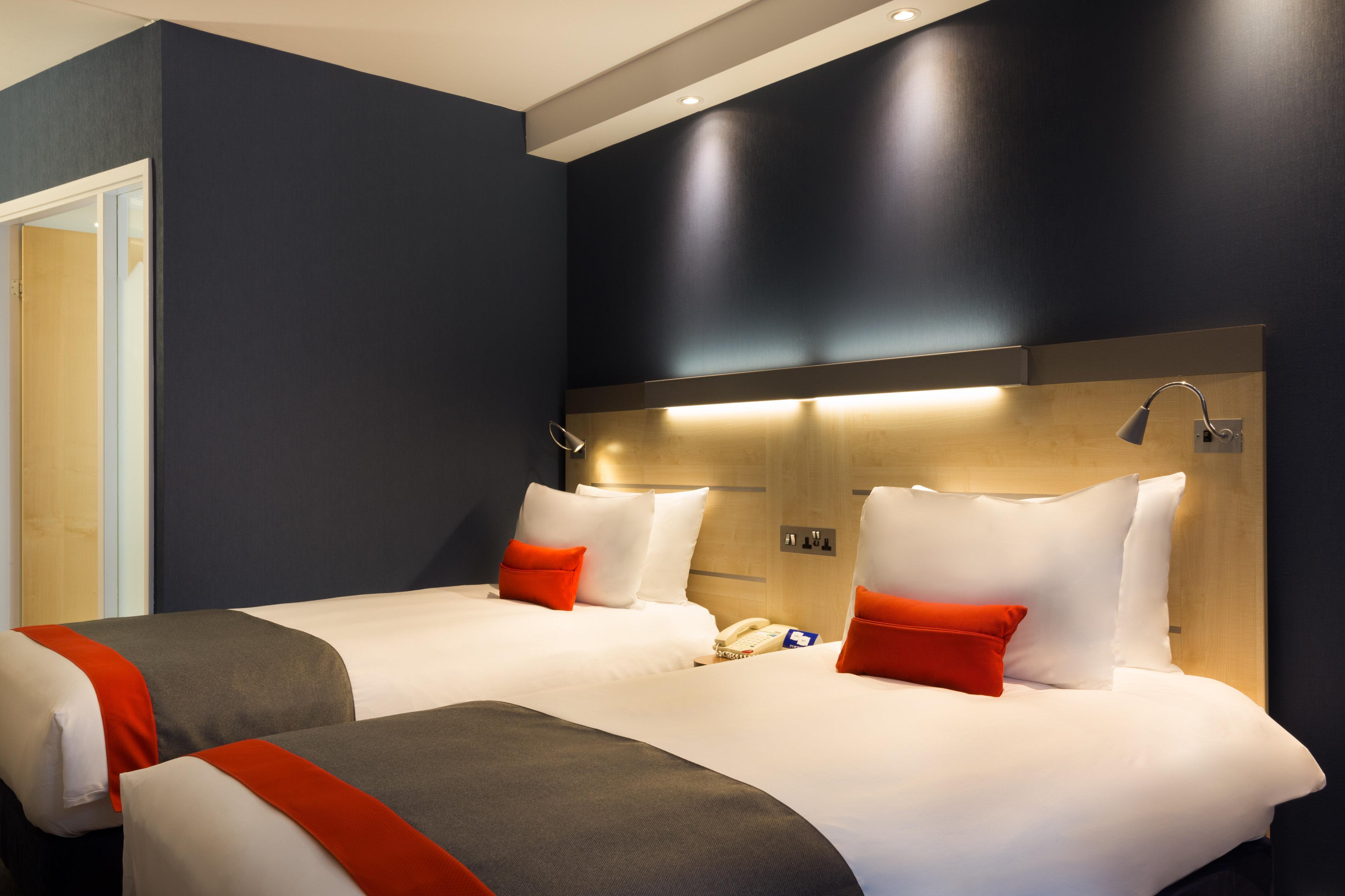 Express London - Junction By Ihg Hotel 3*