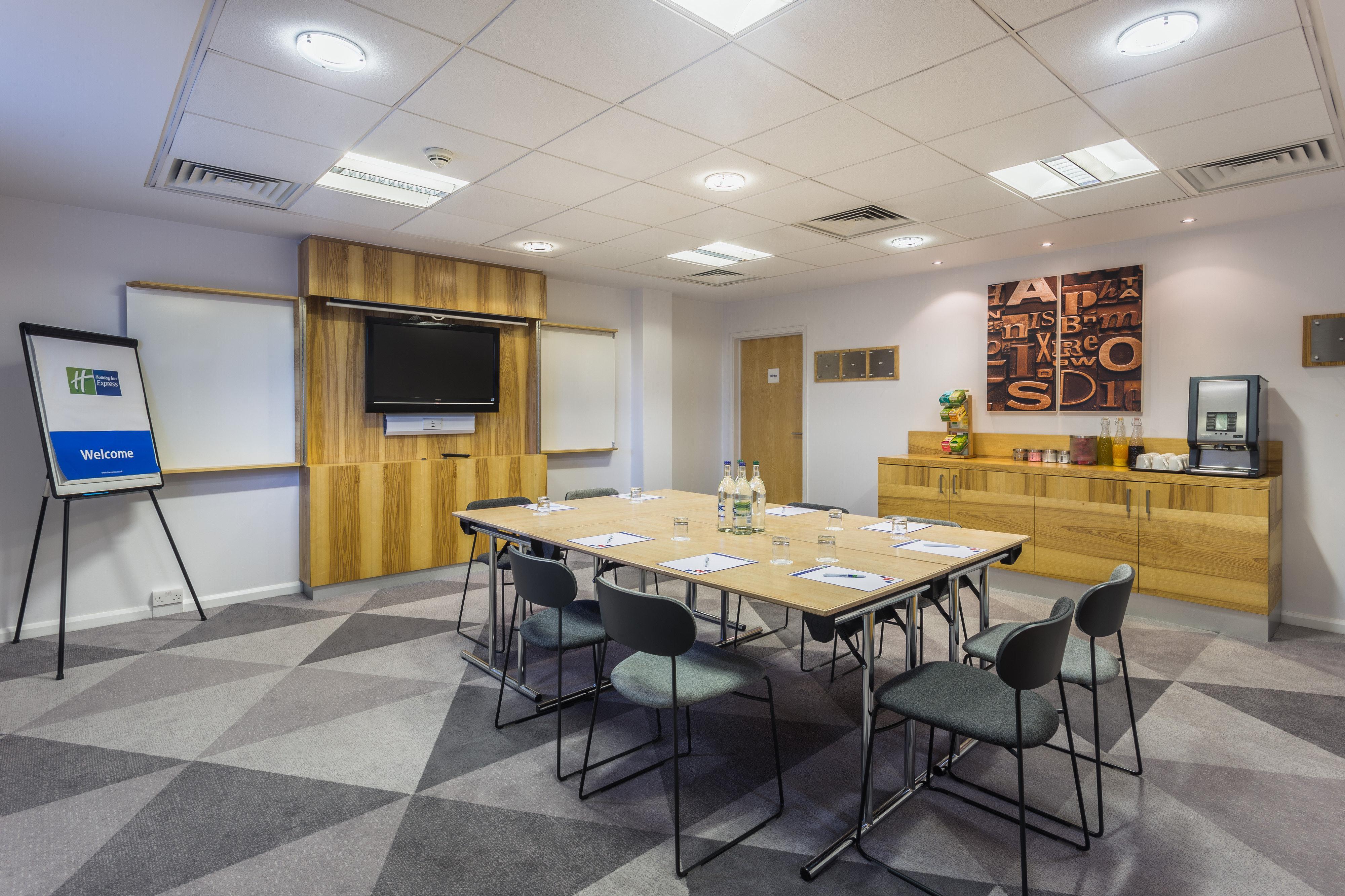 Express London - Junction By Ihg